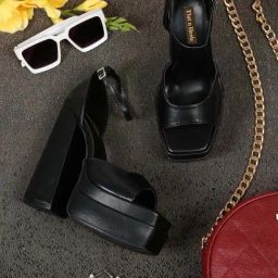 Flat N Heels Women's Black Ankle Strap Sandals-image-22