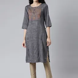 Samhitas Floral Embroidered Round Neck Pleated Straight Kurta-picture-24