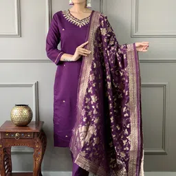 PEENGAX Women Floral Embroidered Regular Thread Work Kurta-image-0