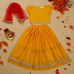 Saka Designs By Sapna Half Sleeves Golden Foil Printed Lace Detailed Coordinating Lehenga Choli With Dupatta - Yellow-image-29
