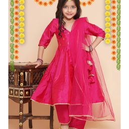 Bitiya By Bhama Silk Woven Three Fourth Sleeves Floral Embroidered Kurta & Pant With Dupatta Set - Pink-picture-17