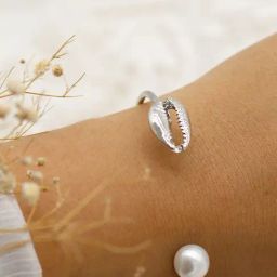 Joker & Witch Silver Romance Pearl End Sea Shell End Flexible fit Bracelet-62