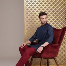 House of Pataudi Men Jashn Regular Kurta With Trousers-25