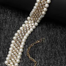 Karatcart Gold Plated Pearl and Square Kundan Hair Band for Women-image-32