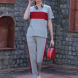 PRRODALITY Colourblocked Pure Cotton T-Shirt With Joggers-image-37