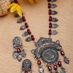 Moedbuille Pearls Studded Temple Tasselled Design Oxidised Silver Plated Filigree Jewellery Set-image-81