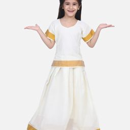 BownBee Half Sleeves Foil Border Detailed Pattu Pavda Lehenga Choli Set - White-image-16