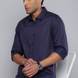 Levis Pure Cotton Self Design Vertical Striped Slim Fit Opaque Casual Shirt-image-97