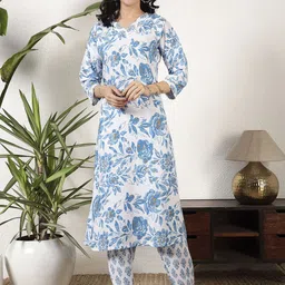 HERE&NOW Floral Printed V Neck A-Line Kurta With Trousers-26