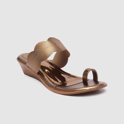 Inc 5 Textured Ethnic Wedges with Metallic Finish-34