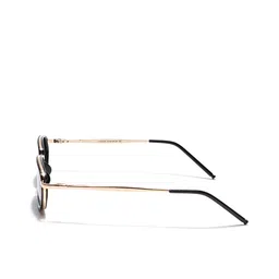 Voyage Unisex Rectangle Sunglasses with Polarised and UV Protected Lens image 5