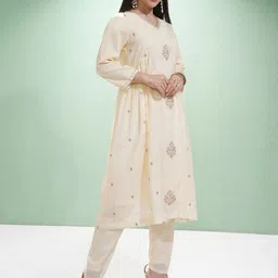 Vishudh Women Embroidered Regular Kurta with Trousers & With Dupatta image 4