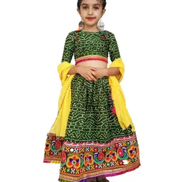 Aglare Navratri Theme Half Sleeves Seamless Bandhej Designed Choli With Coordinating Banjara Embroidered Lehenga & Dupatta - Green-picture-32