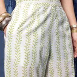 Taavi Floral Printed Regular Block Print Legacy Kurta with Palazzos & Dupatta image 2