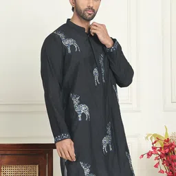 Jompers Animal Embroidered Mandarin Collar Silk Sequins Straight Kurta-picture-17