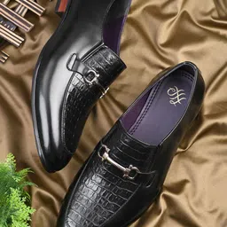 House of Pataudi Men Textured Formal Loafers-24