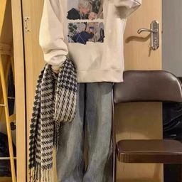 Outzidr Women Graphic Printed Oversized Pullover Sweatshirt-image-42