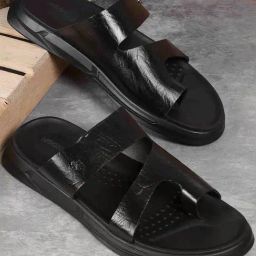 Mochi Men's Black Toe Ring Sandals-image-41