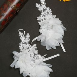 Tipy Tipy Tap Stone Embellished Floral Embroidered & Applique Detailed No Finger Lace Hand Gloves - White-image-99