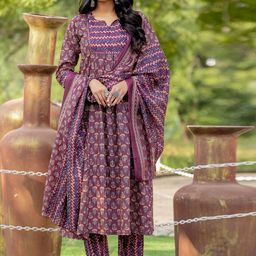 Merira Women Floral Printed Regular Kurti with Trousers & With Dupatta-34