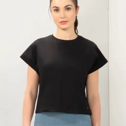 Amante Black Relaxed Fit Solid Crop T-Shirt-picture-8