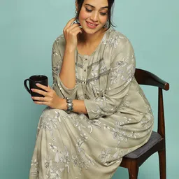 9shines Label Embroidered Maxi Nightdress-image-36