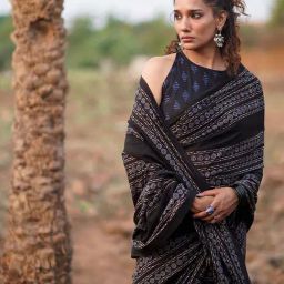 Chidiyaa Black WWB Open Field Block Printed Saree image 4