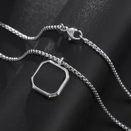 kazare Unisex Square Pendant With Chain-picture-17