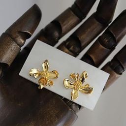 DIVASTRI Leaf Shaped Studs Earrings image 5