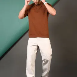 LIMEROAD Men Solid Self Design Cargos Regular Fit Regular Fit Flat-Front Cargos Trousers image 5