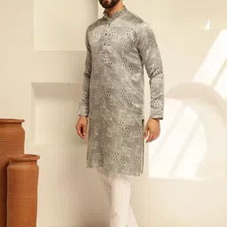 SOJANYA Men Printed Regular Kurta with Pyjamas image 5