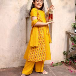 Pine Kids Viscose Half Sleeves Floral Printed Kurta & Salwar Set with Dupatta - Yellow-image-52