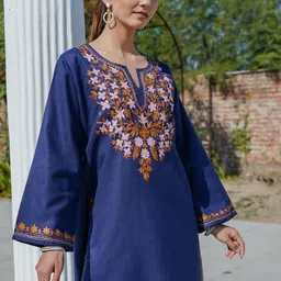 HOUSE OF KARI Floral Embroidered Notch Neck Thread Work Cotton Straight Kurti-27