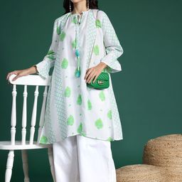 Sangria Women Geometric Printed Bell Sleeves Kurta image 4