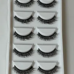 THE WINK STUDIO Set Of 5 Reusable Lightweight False Eyelashes image 2