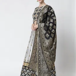Mr Y Printed Thread Work Semi-Stitched Lehenga & Unstitched Blouse With Dupatta image 3