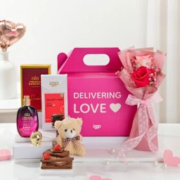 Essence Of Love Valentines Day Hamper-0