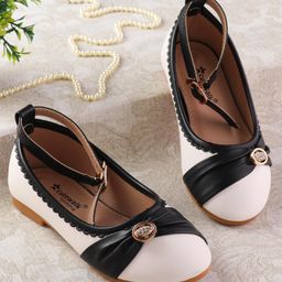Cute Walk by Babyhug Ballerinas With Buckle Closure - Black-image-33