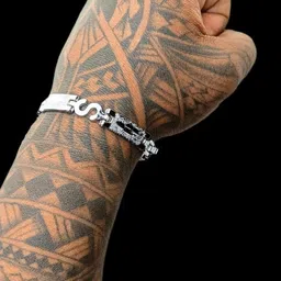 Dynamic Retail Global Men Silver Color Silver-Plated Ethnic Link Bracelet-image-71