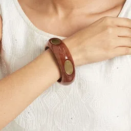 ATIBELLE Set Of 3 Gold-Plated Round-Square Twisted Shaped Wooden Bangles image 2