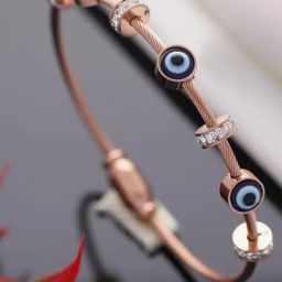 Fashion Frill Gold-Plated Artificial Stones Studded Charm Bracelet-38