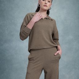 The Roadster Lifestyle Co. Self Design T-shirt With Trousers-image-64