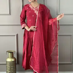 Growdamy Floral Embroidered Thread Work Chanderi Silk A-Line Kurta With Trousers & Dupatta-image-14