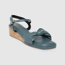 Inc 5 Wedge with Buckle-image-53