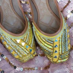 Desi Colour Women's Yellow Ethnic Juttis-picture-32