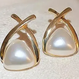 ONUYX Triangular Studs Earrings image 4