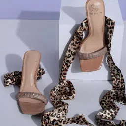 Moda-X Women's Beige Gladiator Sandals-image-60