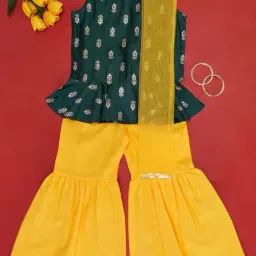 YU by Pantaloons Kids Green & Yellow Embroidered Kurta Set-image-46