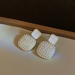 VAGHBHATT Gold-Plated Mother Of Pearls Studded and Pearls Beaded Drop Earrings-image-5