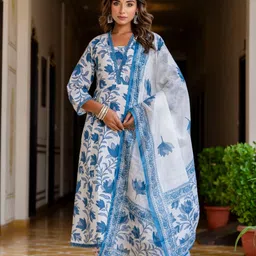 Lookmark Women Floral Printed Regular Kurta with Trousers & With Dupatta-picture-29